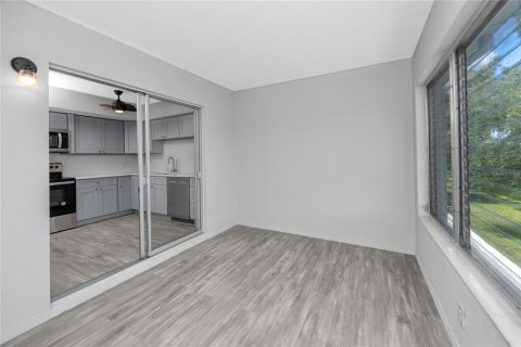 Condominio en venta en Kenneth City, Florida, 2 dormitorios, 81.29 m2 № 1894424 - foto 20