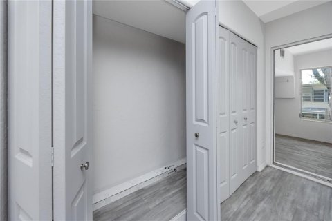 Condominio en venta en Kenneth City, Florida, 2 dormitorios, 81.29 m2 № 1894424 - foto 29