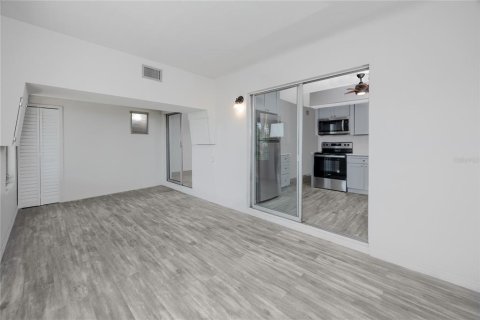 Condominio en venta en Kenneth City, Florida, 2 dormitorios, 81.29 m2 № 1894424 - foto 22