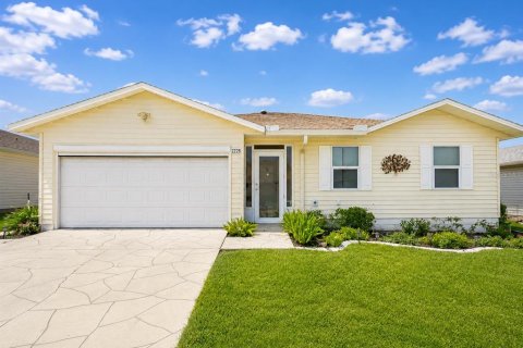 House in Lakeland, Florida 3 bedrooms, 166.39 sq.m. № 2283533