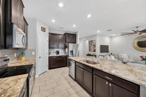 House in Sarasota, Florida 3 bedrooms, 189.99 sq.m. № 1910915 - photo 25