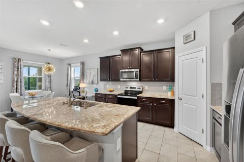 House in Sarasota, Florida 3 bedrooms, 189.99 sq.m. № 1910915 - photo 29