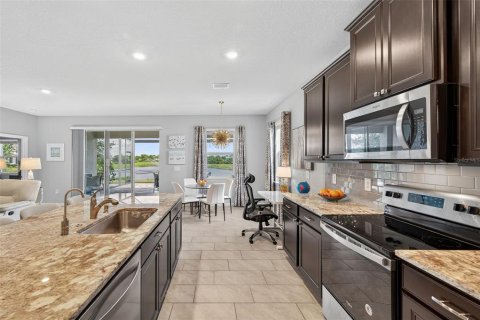 House in Sarasota, Florida 3 bedrooms, 189.99 sq.m. № 1910915 - photo 30