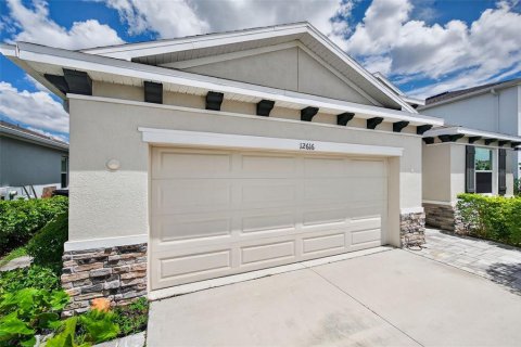 House in Sarasota, Florida 3 bedrooms, 189.99 sq.m. № 1910915 - photo 2