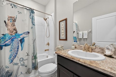 House in Sarasota, Florida 3 bedrooms, 189.99 sq.m. № 1910915 - photo 11