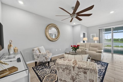 House in Sarasota, Florida 3 bedrooms, 189.99 sq.m. № 1910915 - photo 18