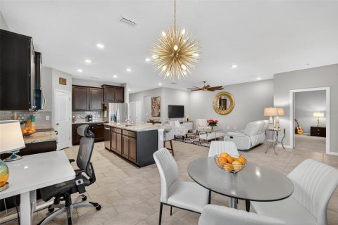 House in Sarasota, Florida 3 bedrooms, 189.99 sq.m. № 1910915 - photo 24