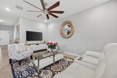 House in Sarasota, Florida 3 bedrooms, 189.99 sq.m. № 1910915 - photo 21