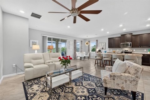 House in Sarasota, Florida 3 bedrooms, 189.99 sq.m. № 1910915 - photo 19