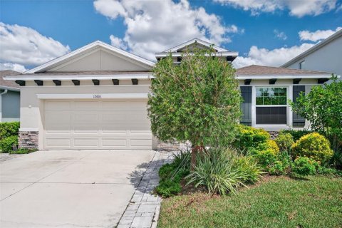 House in Sarasota, Florida 3 bedrooms, 189.99 sq.m. № 1910915 - photo 1
