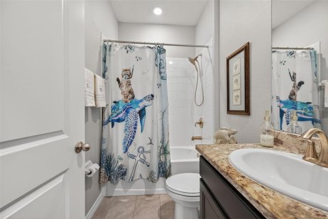 House in Sarasota, Florida 3 bedrooms, 189.99 sq.m. № 1910915 - photo 12