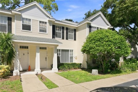 Townhouse in Largo, Florida 2 bedrooms, 105.26 sq.m. № 2362613