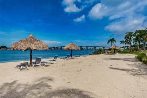 Condo in Saint Petersburg, Florida, 2 bedrooms  № 1129597 - photo 19