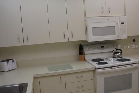 Condo in Saint Petersburg, Florida, 2 bedrooms  № 1129597 - photo 3