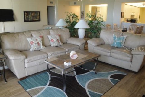 Condo in Saint Petersburg, Florida, 2 bedrooms  № 1129597 - photo 7