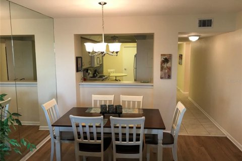 Condo in Saint Petersburg, Florida, 2 bedrooms  № 1129597 - photo 6