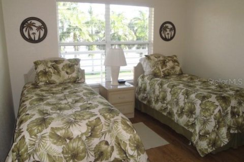 Condo in Saint Petersburg, Florida, 2 bedrooms  № 1129597 - photo 12