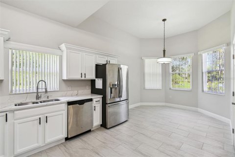 House in Poinciana, Florida 3 bedrooms, 182.65 sq.m. № 1573904 - photo 16