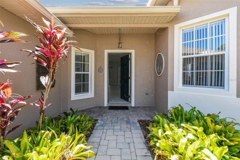 House in Poinciana, Florida 3 bedrooms, 182.65 sq.m. № 1573904 - photo 3