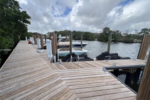 Купить кондоминиум в Норт-Майами-Бич, Флорида 3 спальни, 144.56м2, № 2036238 - фото 28