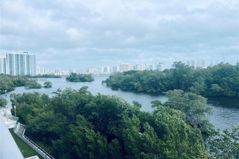 Купить кондоминиум в Норт-Майами-Бич, Флорида 3 спальни, 144.56м2, № 2036238 - фото 3