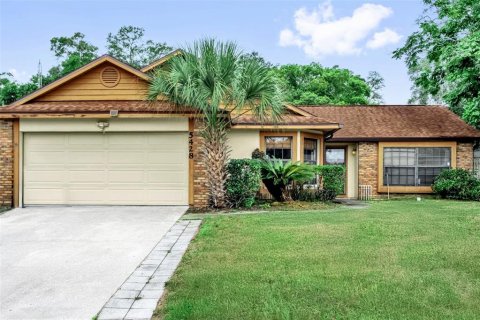 House in Orlando, Florida 3 bedrooms, 136.29 sq.m. № 2208807