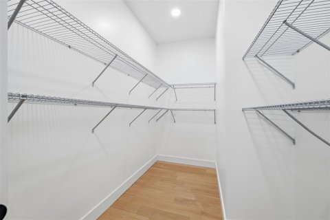 House in Tampa, Florida 5 bedrooms, 246.1 sq.m. № 2395873 - photo 29