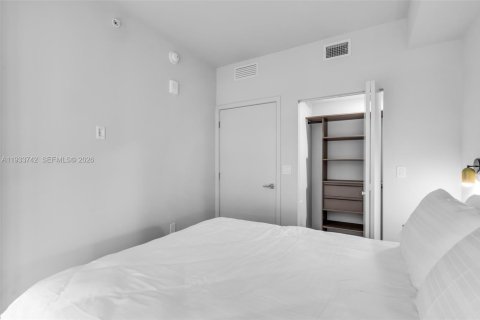Купить кондоминиум в Майами, Флорида 2 спальни, 76.64м2, № 2089037 - фото 11