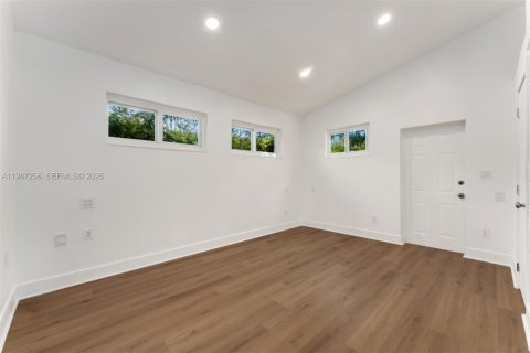 Casa en venta en South Miami, Florida, 3 dormitorios, 138.24 m2 № 2032468 - foto 16