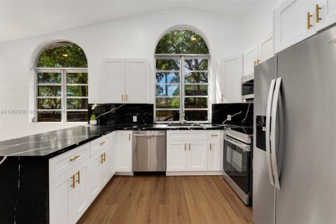 Casa en venta en South Miami, Florida, 3 dormitorios, 138.24 m2 № 2032468 - foto 8