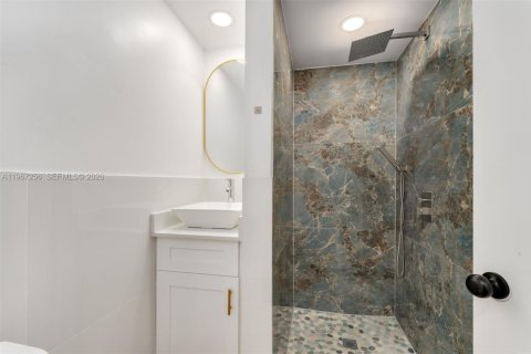 Casa en venta en South Miami, Florida, 3 dormitorios, 138.24 m2 № 2032468 - foto 24