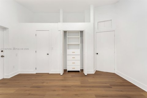 Casa en venta en South Miami, Florida, 3 dormitorios, 138.24 m2 № 2032468 - foto 18