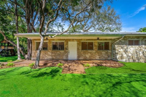 Casa en South Miami, Florida 3 dormitorios, 138.24 m2 № 2032468