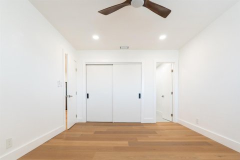 Condo in Fort Lauderdale, Florida, 3 bedrooms  № 2387945 - photo 8