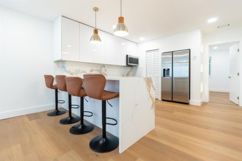 Condo in Fort Lauderdale, Florida, 3 bedrooms  № 2387945 - photo 4