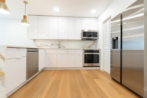 Condo in Fort Lauderdale, Florida, 3 bedrooms  № 2387945 - photo 5