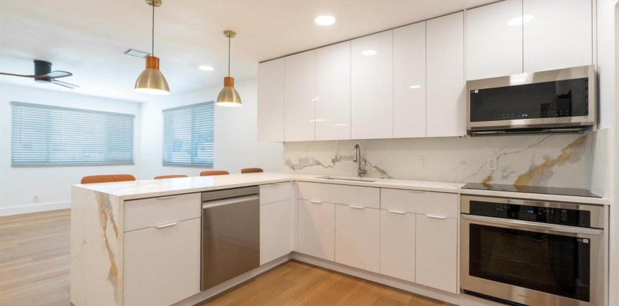 Condo in Fort Lauderdale, Florida, 3 bedrooms  № 2387945
