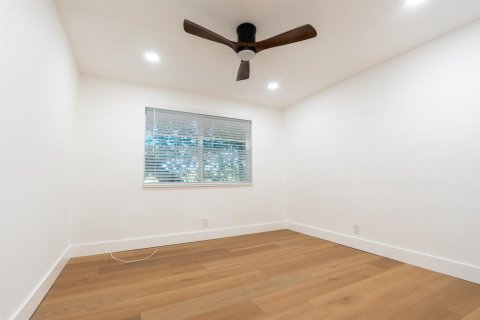 Condo in Fort Lauderdale, Florida, 3 bedrooms  № 2387945 - photo 12
