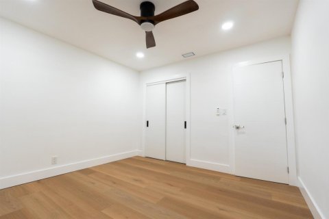 Condo in Fort Lauderdale, Florida, 3 bedrooms  № 2387945 - photo 13
