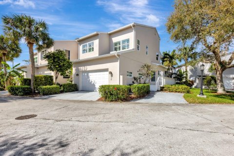 Touwnhouse à vendre à Hutchinson Island South, Floride: 3 chambres, 156.45 m2 № 2181964 - photo 3