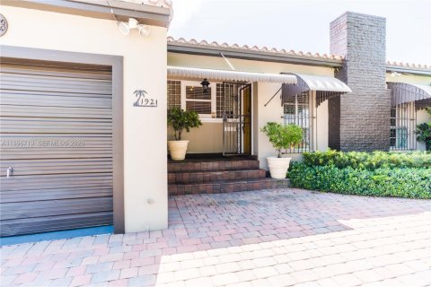 Casa en alquiler en Miami, Florida, 3 dormitorios, 150.04 m2 № 2063193 - foto 26