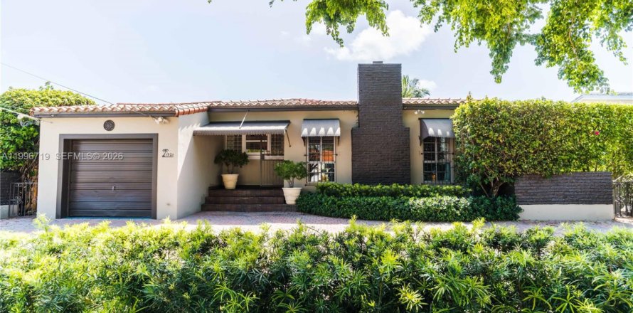 Casa en Miami, Florida 3 dormitorios, 150.04 m2 № 2063193