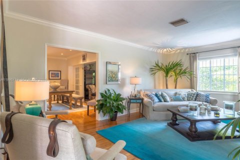 Casa en alquiler en Miami, Florida, 3 dormitorios, 150.04 m2 № 2063193 - foto 6