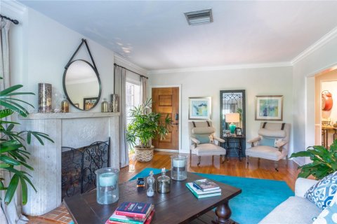 Casa en alquiler en Miami, Florida, 3 dormitorios, 150.04 m2 № 2063193 - foto 8