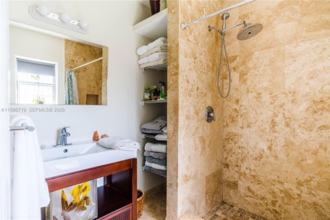 Casa en alquiler en Miami, Florida, 3 dormitorios, 150.04 m2 № 2063193 - foto 21