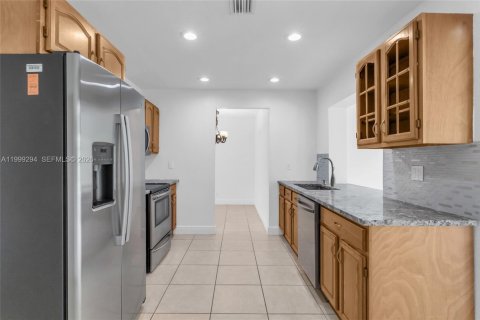 Villa ou maison à louer à Deerfield Beach, Floride: 3 chambres, 146.32 m2 № 2091311 - photo 7