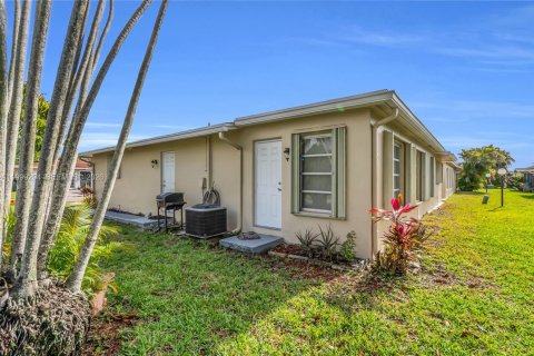 Villa ou maison à louer à Deerfield Beach, Floride: 3 chambres, 146.32 m2 № 2091311 - photo 5