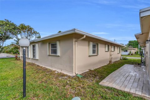 Villa ou maison à louer à Deerfield Beach, Floride: 3 chambres, 146.32 m2 № 2091311 - photo 6