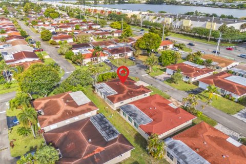 Villa ou maison à louer à Deerfield Beach, Floride: 3 chambres, 146.32 m2 № 2091311 - photo 25