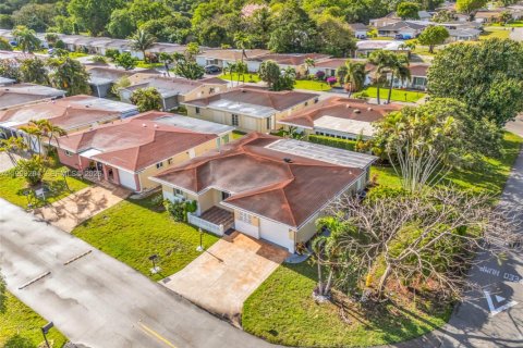 Villa ou maison à louer à Deerfield Beach, Floride: 3 chambres, 146.32 m2 № 2091311 - photo 28